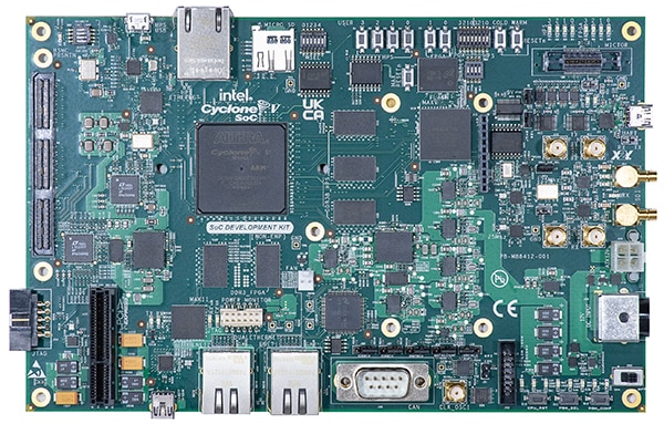 Altera DK-DEV-5CSXC6N-B Cyclone V development kit Image du kit de développement Cyclone V DK-DEV-5CSXC6N-B d'Altera