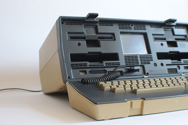 Raspberry Pi Brings Old Suitcase Computer Back to Life