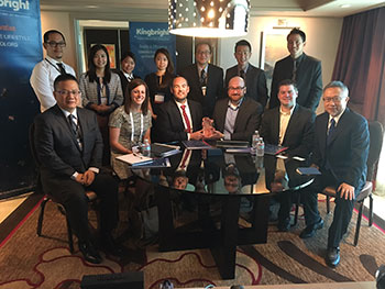 Kingbright presents DigiKey with award at the 2017 EDS Banquet Image of Kingbright presents Digi-Key with award at the 2017 EDS Banquet