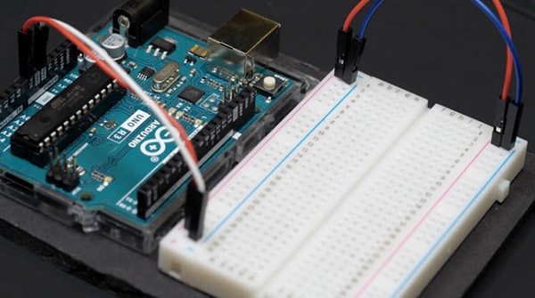 Arduino Inputs/Outputs with Becky Stern Arduino Inputs/Outputs with Becky Stern