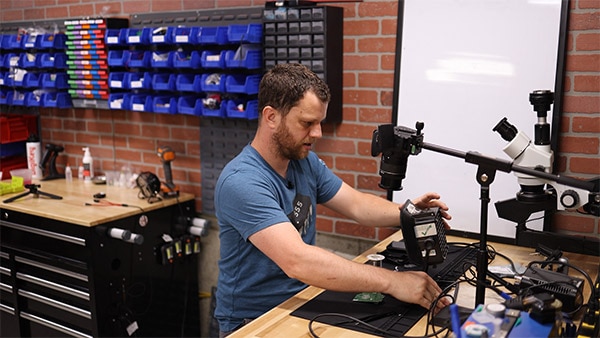 Fix or Toss? How to Know If Your Electronics Are Worth Fixing Fix or Toss? How to Know If Your Electronics Are Worth Fixing