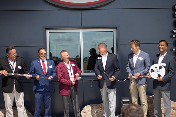 DigiKey Celebrates Ribbon Cutting of Product Distribution Center Expansion