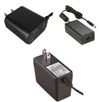 Qualtekのデスクトップおよびウォールマウント電源の画像