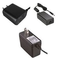 Qualtek 的桌上型和壁掛式電源供應器圖片