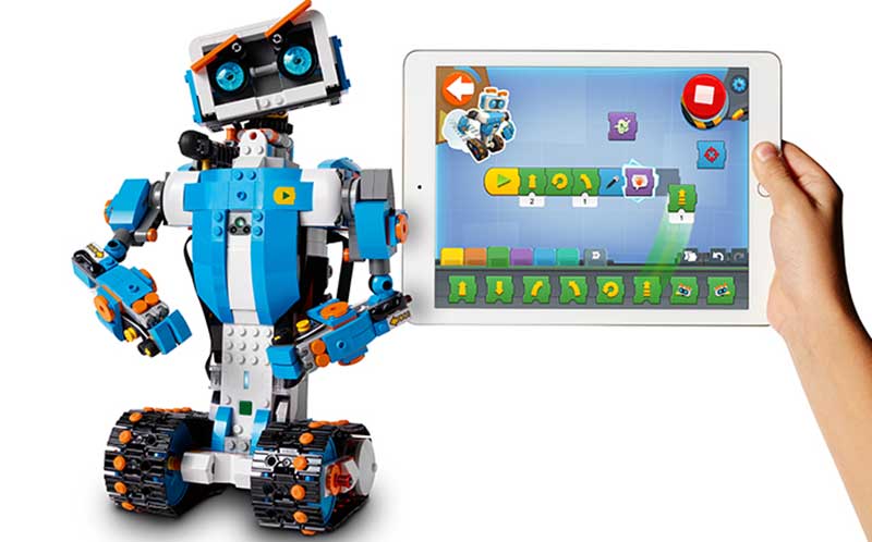Lego Boost Robot and iOS App