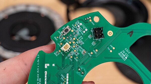 Belkin Stand Pro Teardown What Makes Auto-Tracking Work?