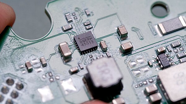 Belkin Stand Pro Teardown What Makes Auto-Tracking Work?